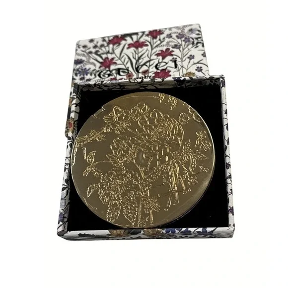 Gucci‎ gold floral compact mirror collection Limited Edition